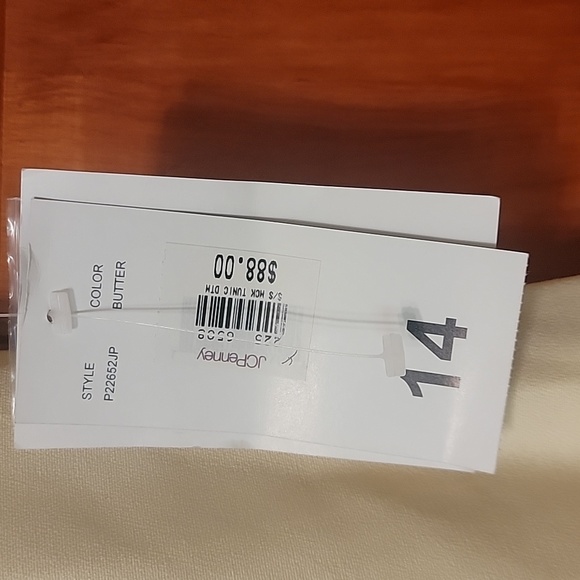 Yellow Karin Stevens Dress - Picture 2 of 3